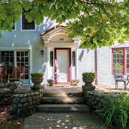 The Villa Bed And Breakfast Westerly Exterior photo