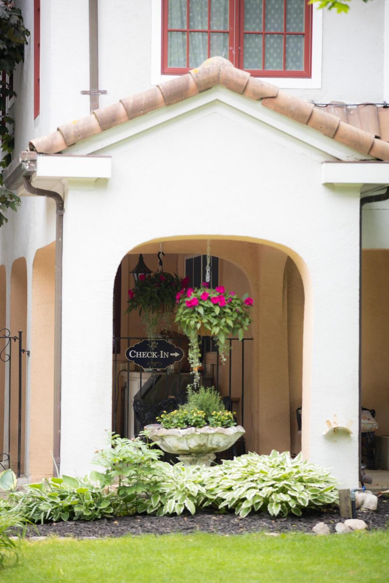 The Villa Bed And Breakfast Westerly Exterior photo