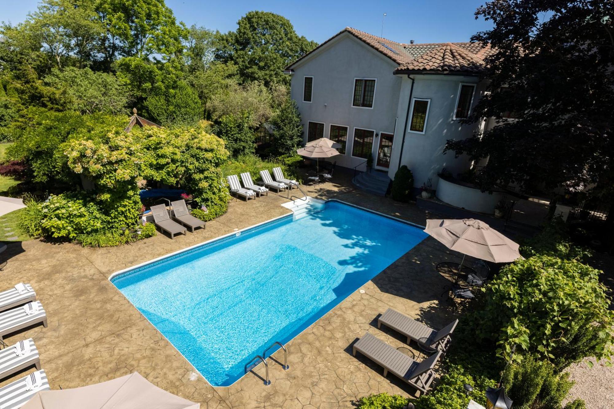 The Villa Bed And Breakfast Westerly Exterior photo
