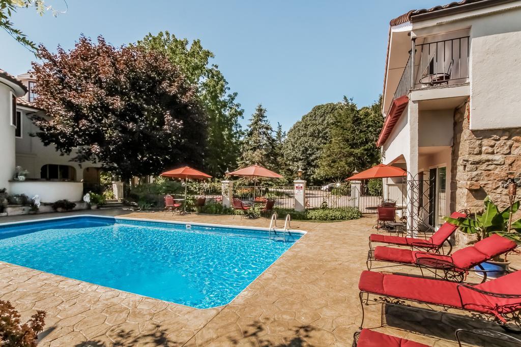 The Villa Bed And Breakfast Westerly Exterior photo