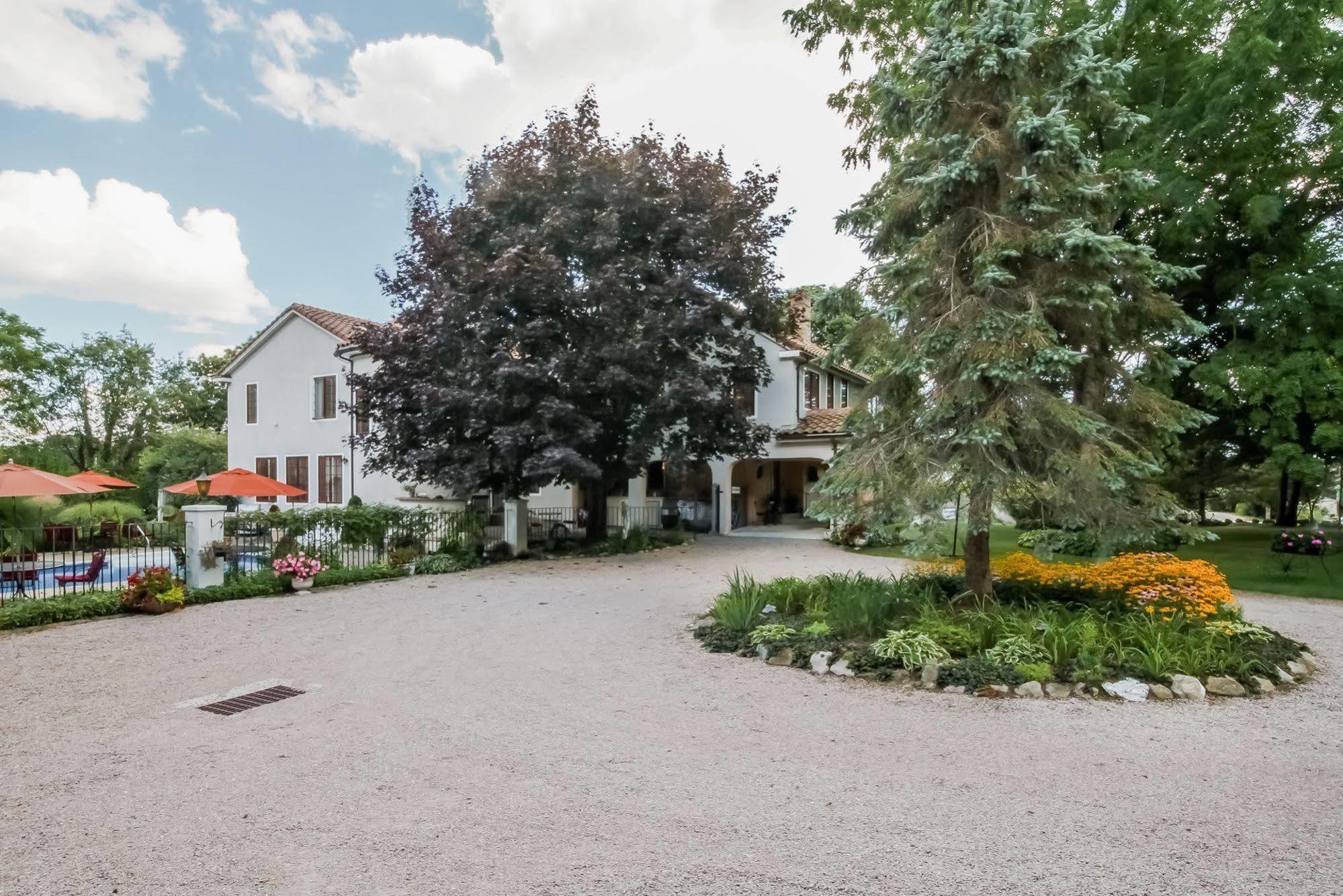 The Villa Bed And Breakfast Westerly Exterior photo