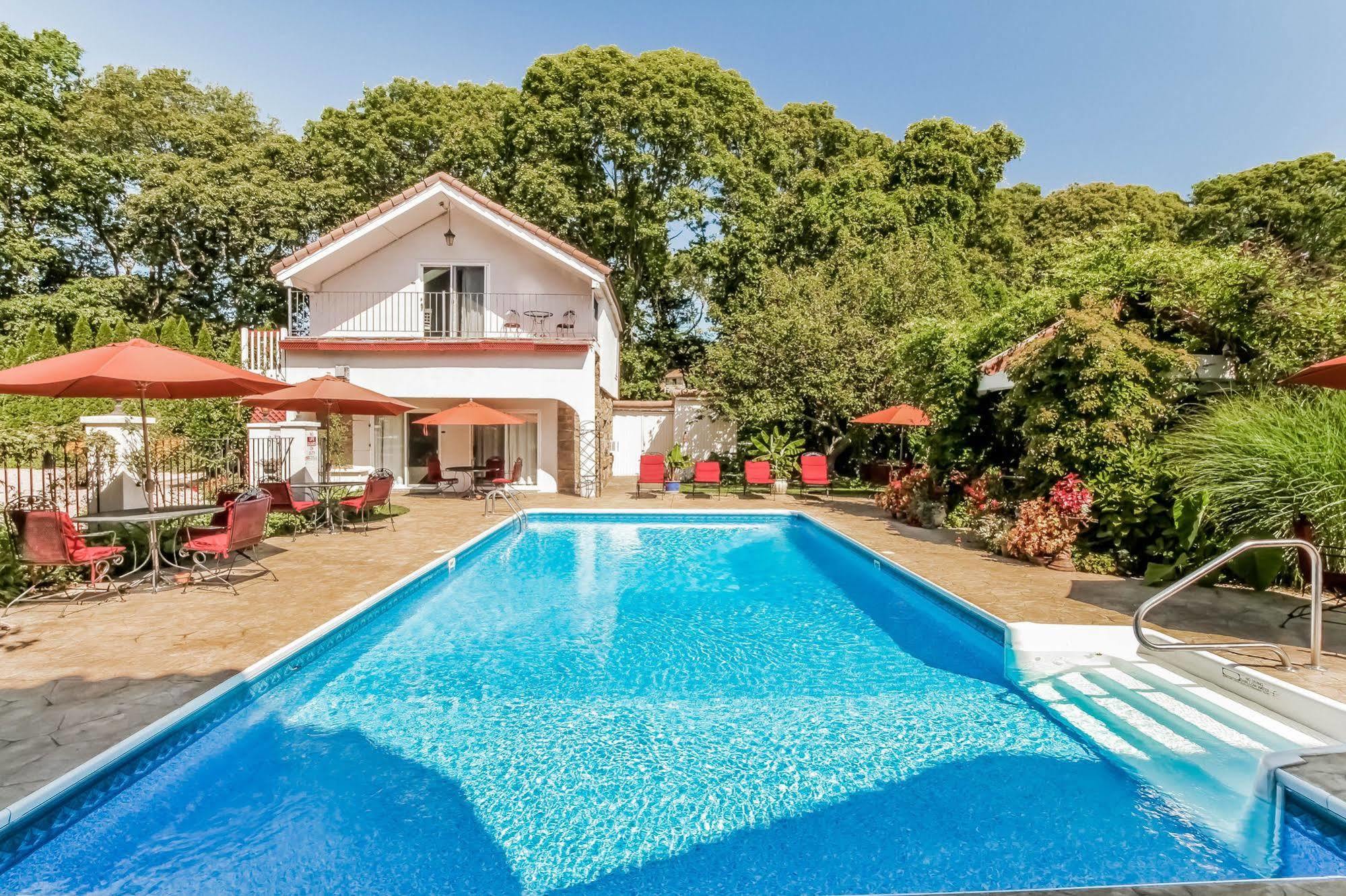 The Villa Bed And Breakfast Westerly Exterior photo